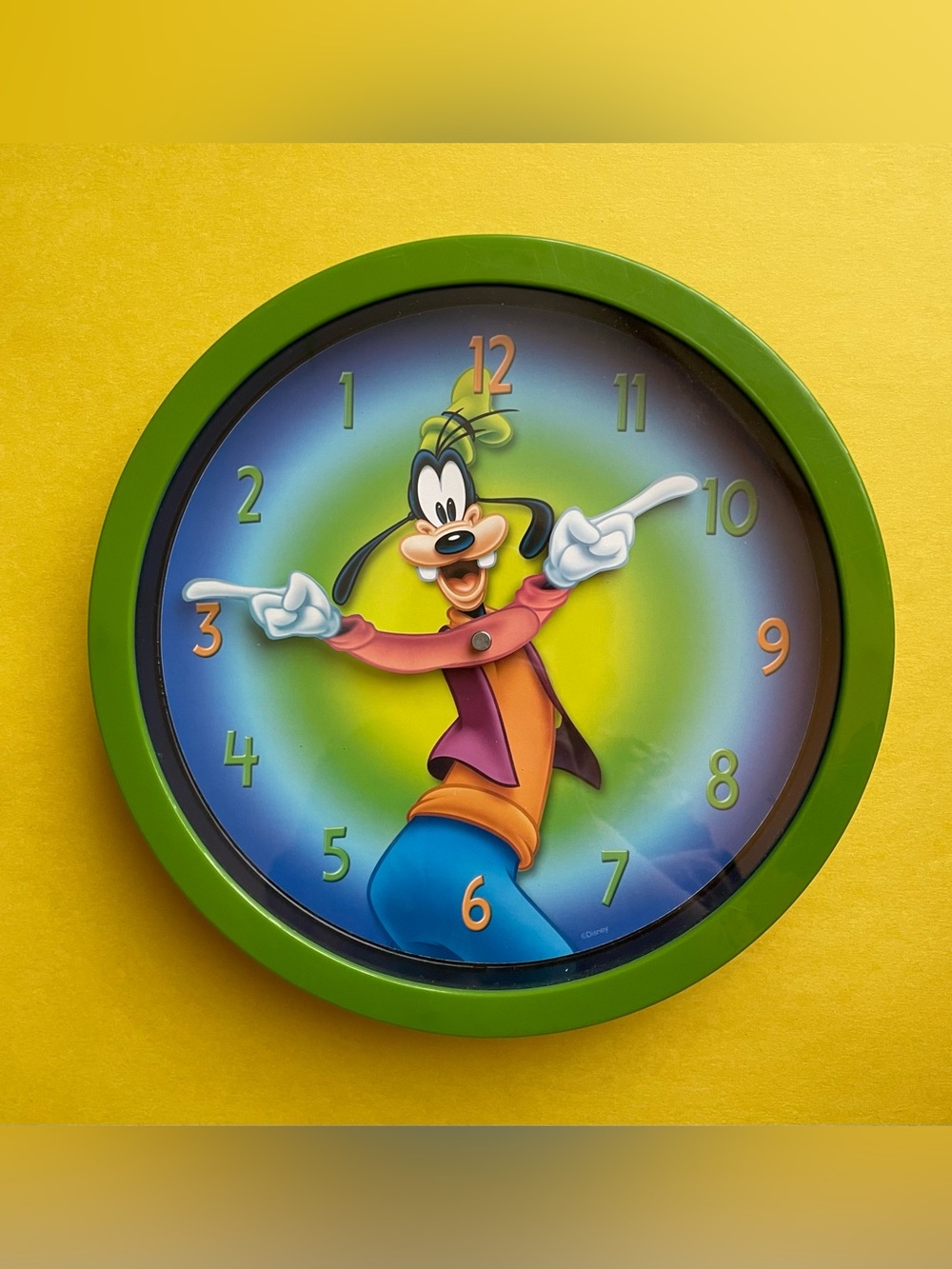 Vintage Disney Goofy Wall Clock - Green and Blue